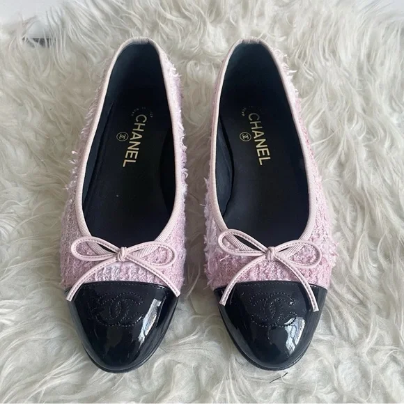 Chanel Pink Tweed Ballerina Flats Black Patent Leather Cap Toe CC Logo size 38 - Picture 1 of 13